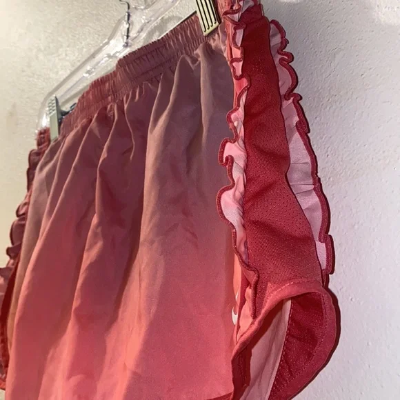 CLOSET CLEAR OUT Nike girls size large Pink ombre Shorts with ruffled detail - Picture 3 of 6